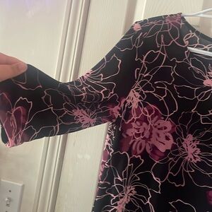 Kim & Co. Black and Pink Floral Top